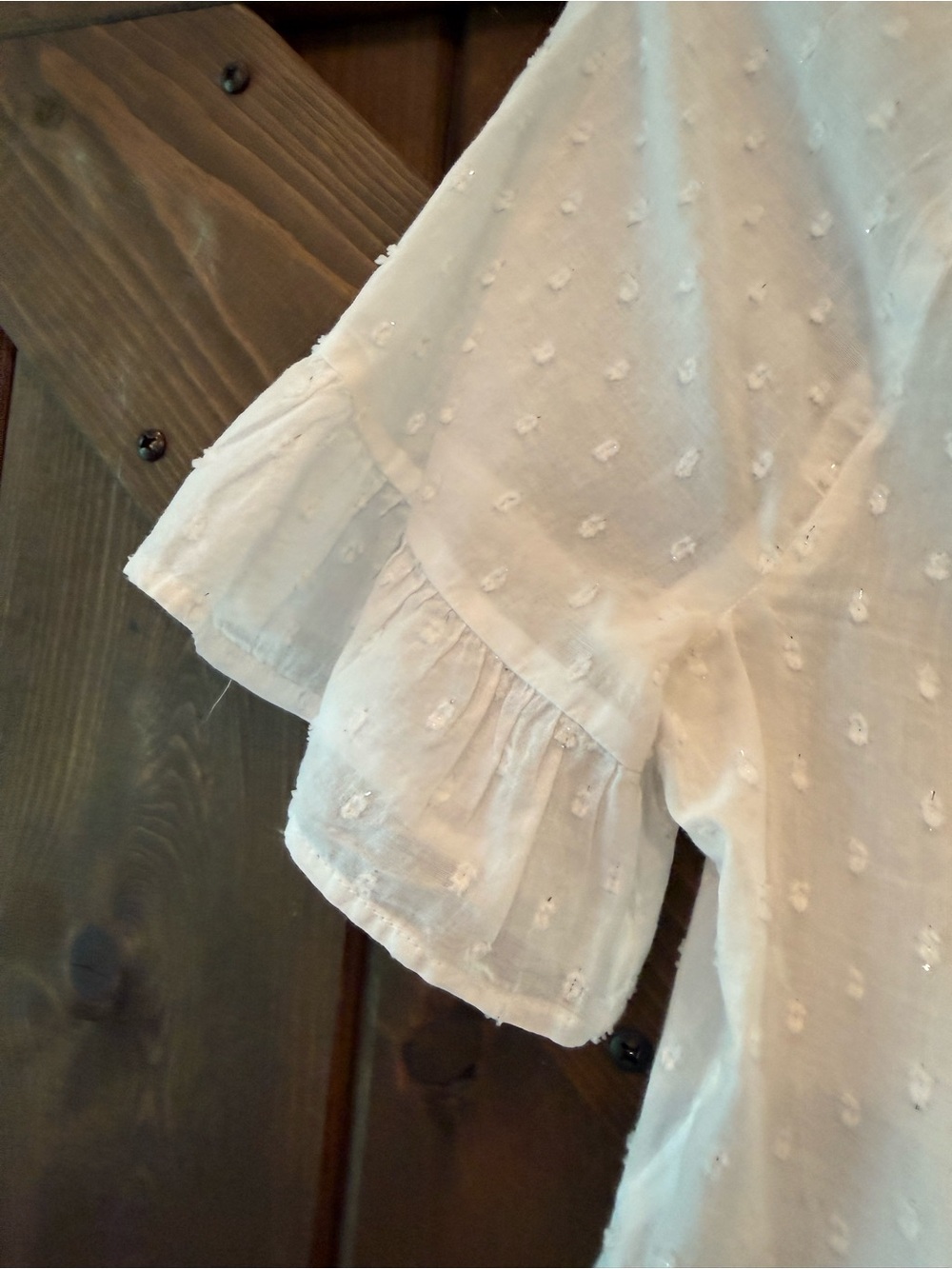 Wonderly top features a clip dot texture, V-neck, and tiered hemline Small NWT - Picture 12 of 13